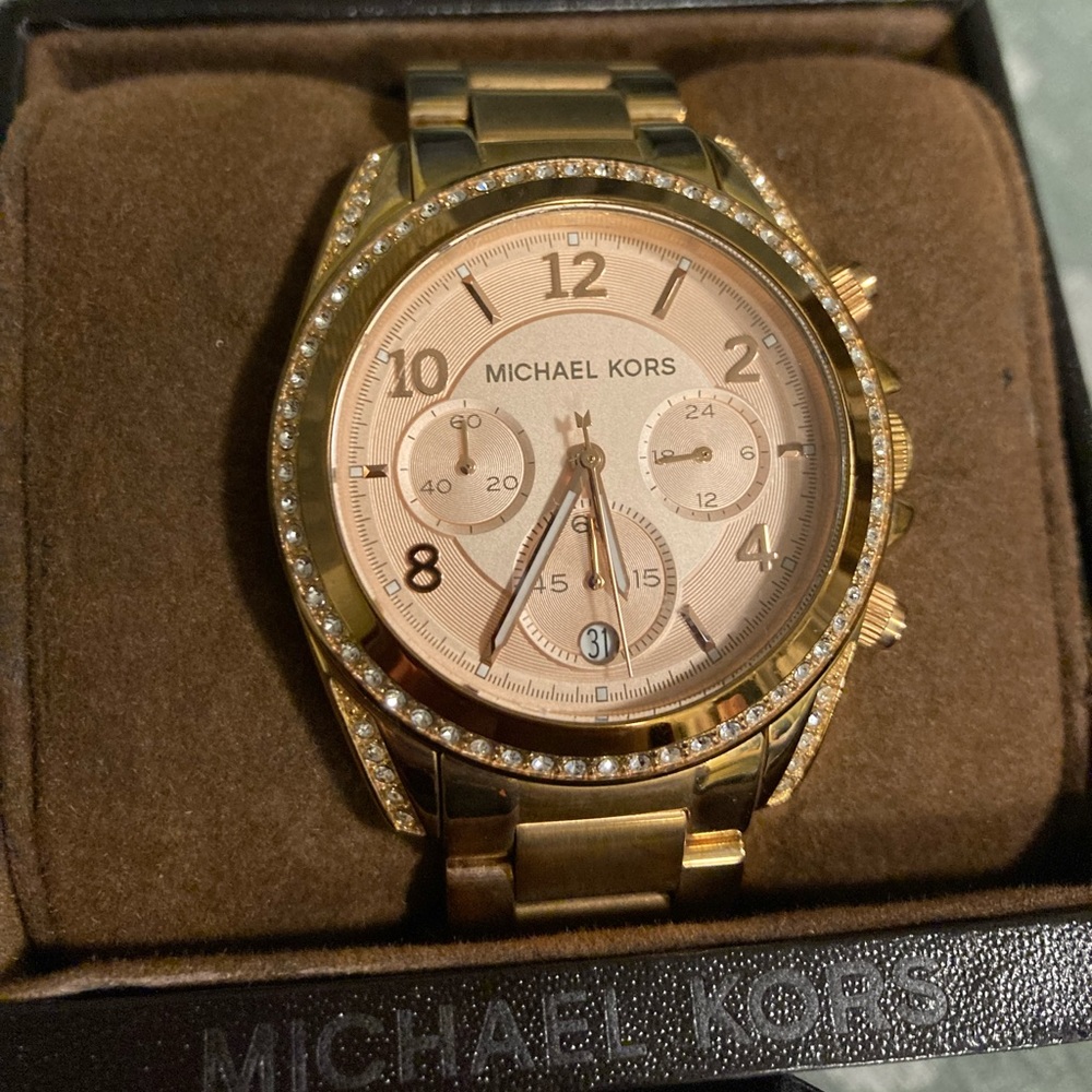Michael Kors Watch - Picture 6 of 7